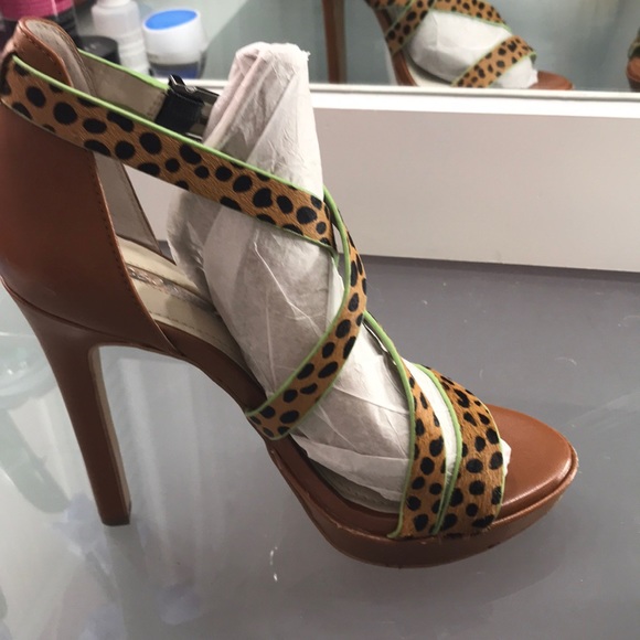 BCBG ENERATION HEELS - Picture 4 of 8